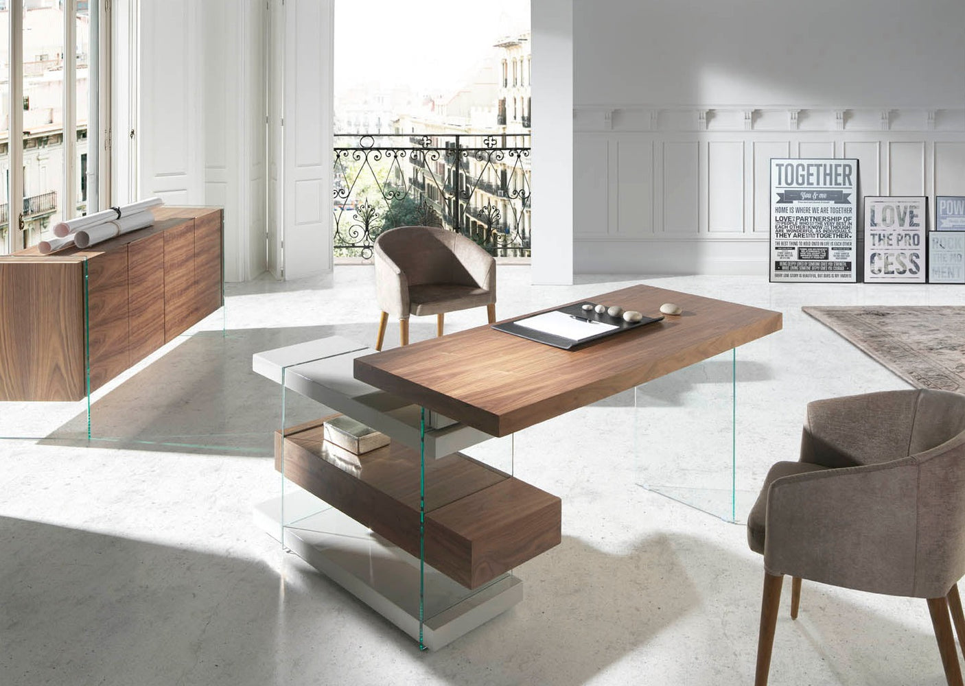 Ángel Cerdá desk table