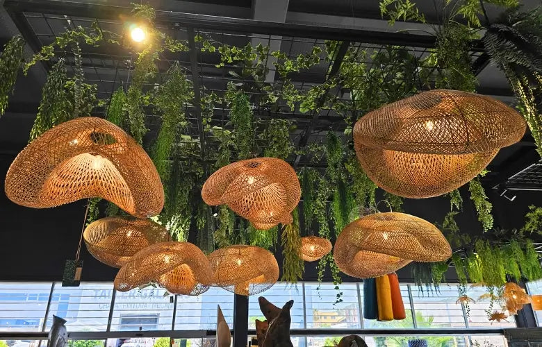 Materiales vivos: la iluminación en fibra que define el invierno